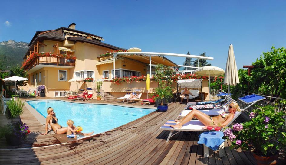 Pension Aurora Eppan an der Weinstraße Exteriör bild